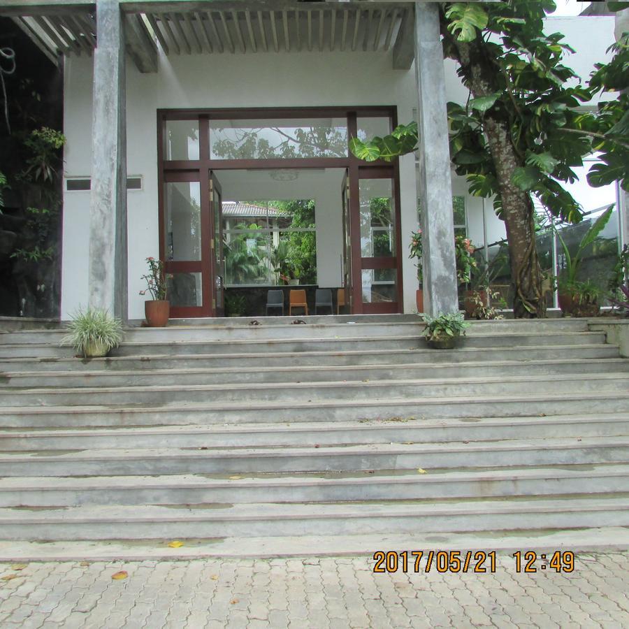 The Breeze Hotel Elpitiya  Екстер'єр фото
